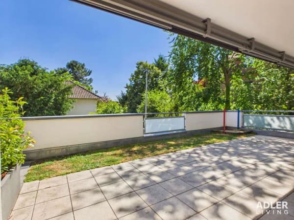 Immobilie in Löchgau - Moderne 4-Zimmer-Erdgeschosswohnung mit Südterrasse, A+ Energieeffizienz und zwei TG-Stellplätzen - Bild 2