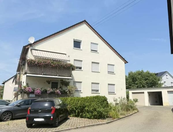 Immobilie in Großbottwar - Dachgeschossflair trifft Rendite: 2-Zimmerwohnung mit Loggia in Großbottwar - Bild 0