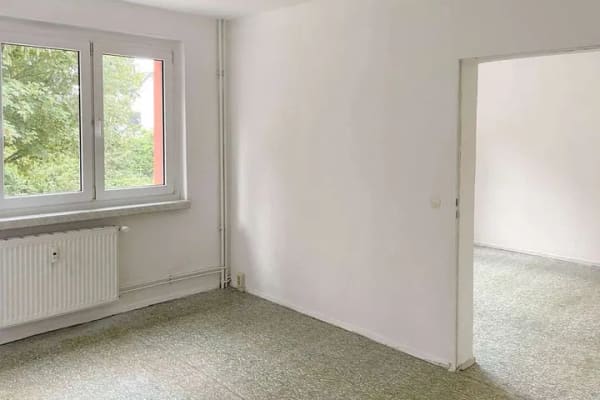 Immobilie in Schorfheide - Ruhig wohnen im Grünen – Helle 2-Zimmer-Wohnung mit Tageslichtbad - Bild 2