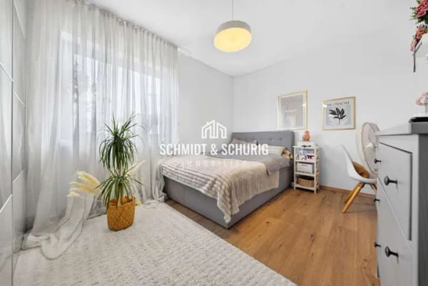 Immobilie in Forst - Großzügige 4-Zimmerwohnung mit Balkon, Garten und Garagenstellplatz. - Bild 0