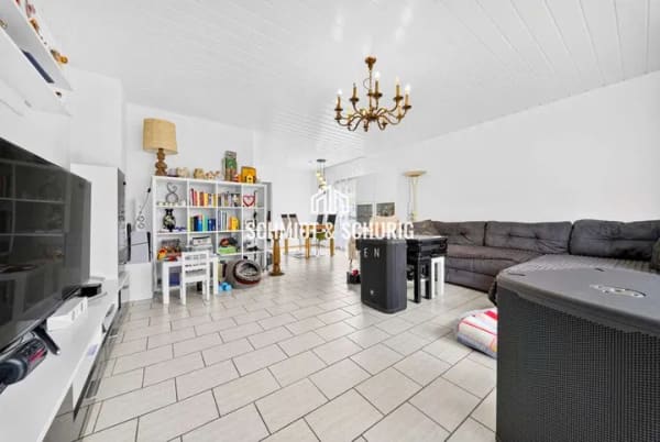 Immobilie in Forst - Großzügige 4-Zimmerwohnung mit Balkon, Garten und Garagenstellplatz. - Bild 2