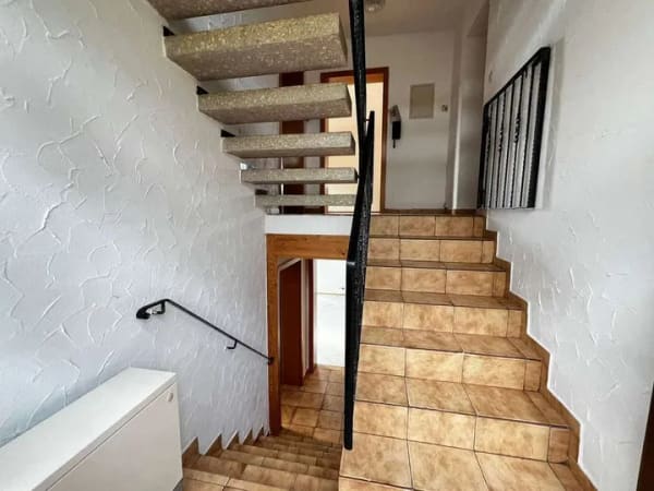 Immobilie in Königsbach-Stein - Einfamilienhaus mit Einliegerwohnung und Traumaussicht, Garten und Garage zu verkaufen! - Bild 1