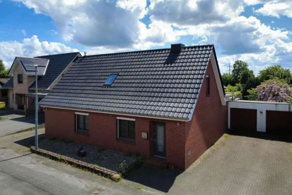 Immobilie in Hemmoor - Modernisiertes Einfamilienhaus in ruhiger Lage - Bild 0