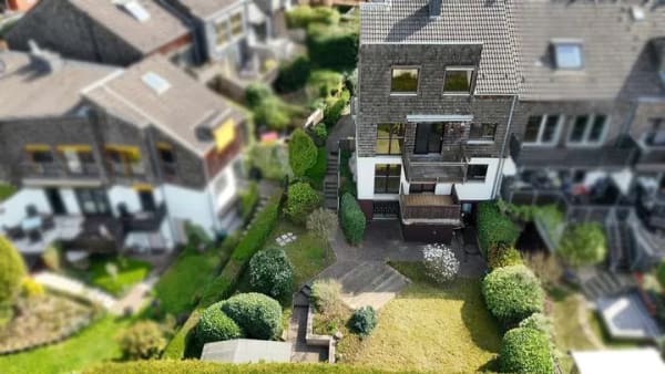 Immobilie in Mettmann - Zwei Wohneinheiten, viele Möglichkeiten – in bester Lage von Mettmann-Süd - Bild 1