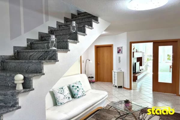 Immobilie in Schöllkrippen - Einfamilienhaus mit Einliegerwohnung, Garage & traumhaftem Garten - Bild 1