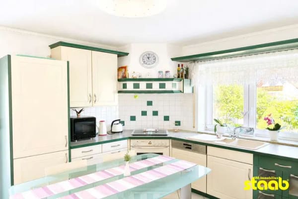 Immobilie in Schöllkrippen - Einfamilienhaus mit Einliegerwohnung, Garage & traumhaftem Garten - Bild 4