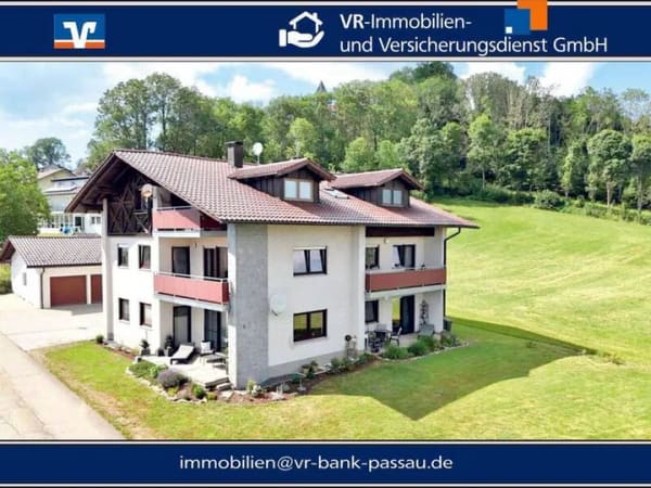 Immobilie in Jandelsbrunn - Ein Wohnstandort mit hoher Lebensqualität und langfristiger Perspektive - Mehrfamilienhaus mit drei Wohneinheiten Nähe 94118 Jandelsbrunn - Bild 0