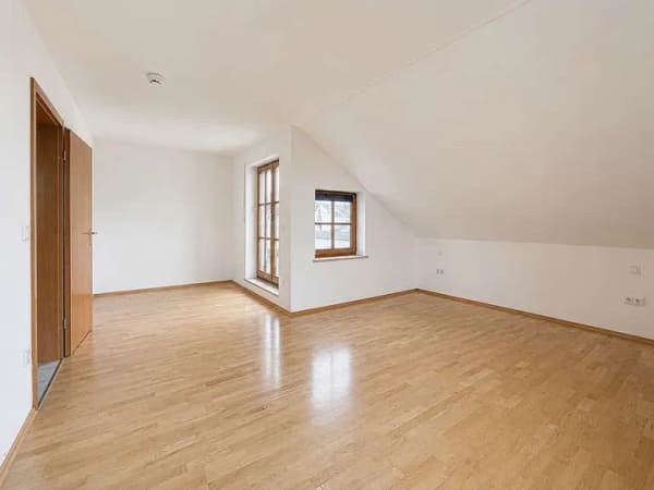 Immobilie in Mering - Wo die Abendsonne zuhause ist – charmante Dachgeschosswohnung mit Westbalkon - Bild 2