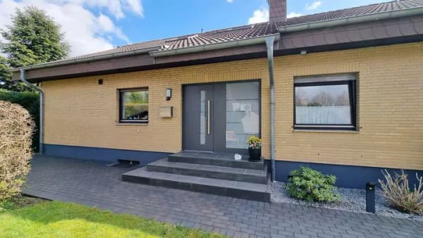 Immobilie in Schloß Holte-Stukenbrock - Familienglück in Schloß Holte – Einfamilienhaus mit Einliegerwohnung auf schönem Grundstück! - Bild 4