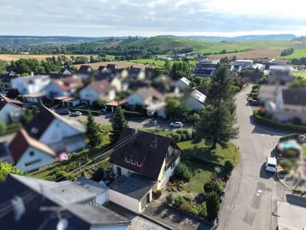 Immobilie in Lehrensteinsfeld - Gepflegtes Einfamilienhaus mit großzügigem Garten in ruhiger Lage von Lehrensteinsfeld - Bild 1