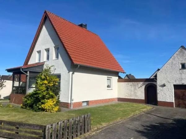 Immobilie in Brome - Einfamilienhaus mit Garten und Garage in Brome - Bild 0
