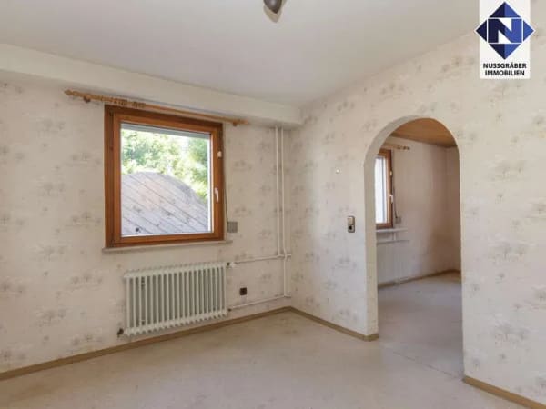 Immobilie in Nürtingen - Großzügiges Haus mit viel Platz, Garage und weiterem Ausbaupotential - Bild 2