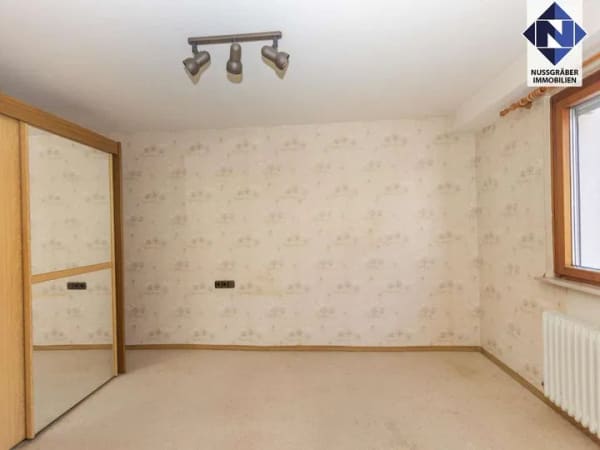 Immobilie in Nürtingen - Großzügiges Haus mit viel Platz, Garage und weiterem Ausbaupotential - Bild 3