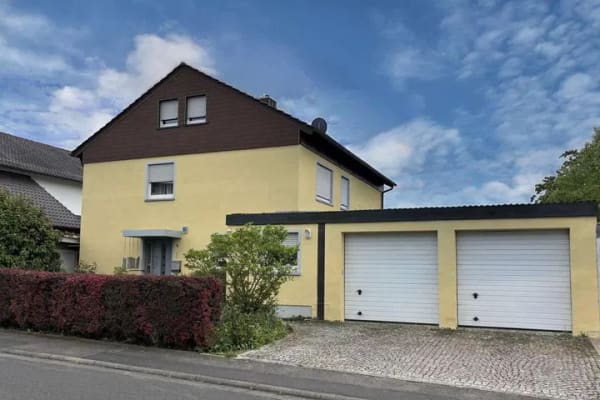 Immobilie in Gerolzhofen - Großzügiges EFH mit Doppelgarage in Gerolzhofen  - Bild 0