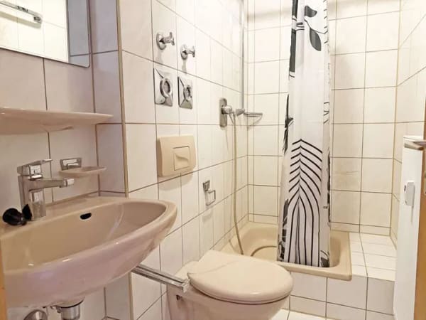 Immobilie in Reutlingen - Ruhelage am Georgenberg: 1-Zimmer-Wohnung mit Terrasse ins Grüne! - Bild 4