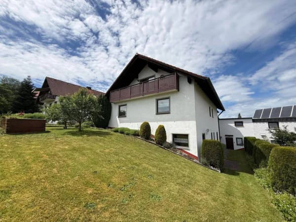 Immobilie in Reichertshausen - Zweifamilienhaus mit Einliegerwohnung und top gepflegtem Garten - Bild 3