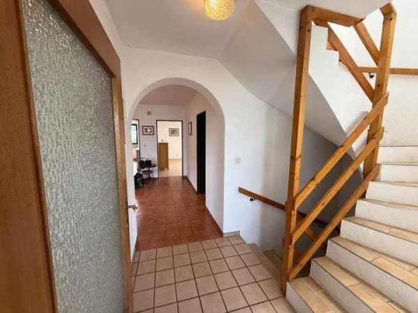 Immobilie in Reichertshausen - Zweifamilienhaus mit Einliegerwohnung und top gepflegtem Garten - Bild 4
