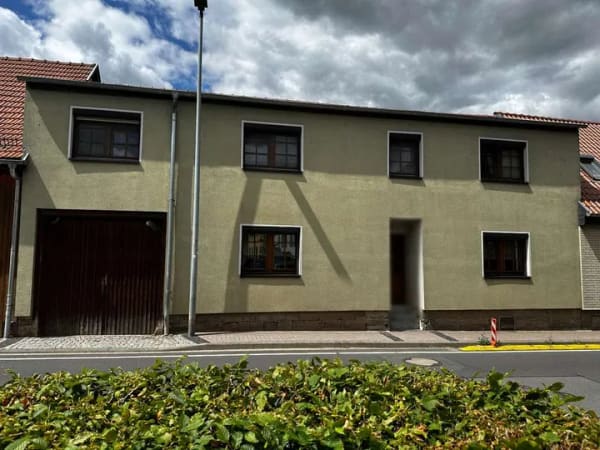 Immobilie in Bad Berka - Charmantes Ein-/Zweifamilienhaus mit Scheune, Garage und großem Entwicklungspotenzial in Bad Berka - Bild 0