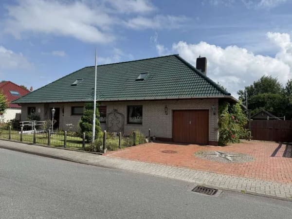 Immobilie in Nordenham - Großzügiger Bungalow im beliebtem Ortsteil Nordenham-Abbehausen - Bild 0