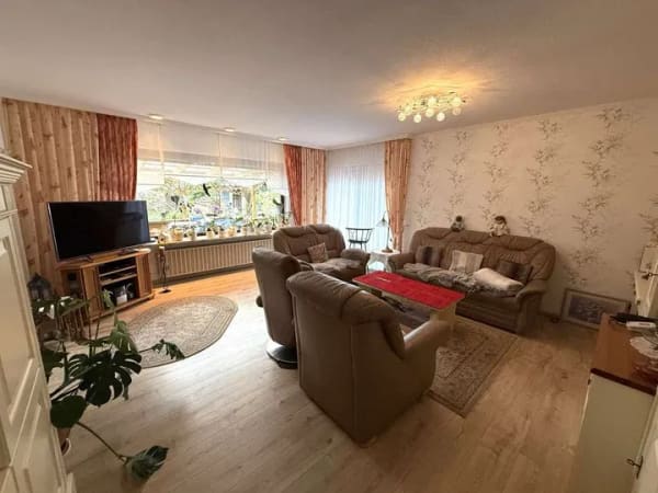 Immobilie in Nordenham - Großzügiger Bungalow im beliebtem Ortsteil Nordenham-Abbehausen - Bild 2