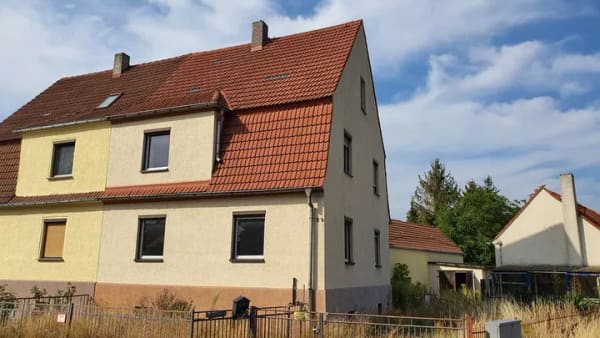 Immobilie in Röderaue - Großzügige, teilsanierte DHH im Rohbau mit 2.870 m² GRD - Bild 1