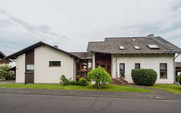 Immobilie in Welschneudorf - Zwei Häuser, ein Grundstück, viele Möglichkeiten - Bild 1