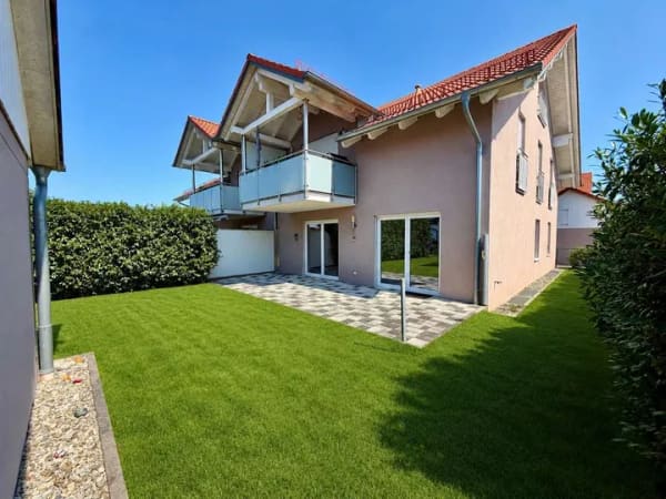 Immobilie in Mehring - BARRIEREFREIE 3-ZIM.-GARTENWOHNUNG – SONNIGER GARTEN – ÜBERDACHTE TERRASSE – GARAGE & STELLPLATZ - Bild 0