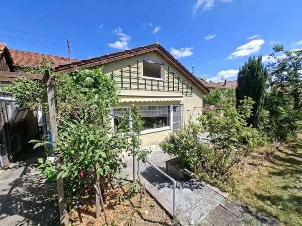 Immobilie in Giengen an der Brenz - Vielseitig nutzbares Wohnhaus mit Garten & Garagen - Bild 4