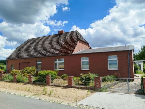 Immobilie in Upahl - Ostseenahes Einfamilienhaus in Randlage mit großzügigem Grundstück - Bild 1