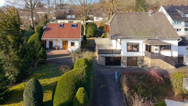 Immobilie in Linz am Rhein - Bonn in ca. 40 Minuten erreichbar: Großzügiges Anwesen mit zwei Wohneinheiten auf 1.490 m² - Bild 0
