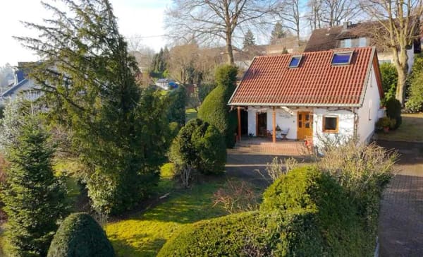 Immobilie in Linz am Rhein - Bonn in ca. 40 Minuten erreichbar: Großzügiges Anwesen mit zwei Wohneinheiten auf 1.490 m² - Bild 1