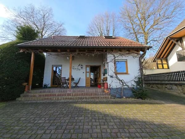 Immobilie in Linz am Rhein - Bonn in ca. 40 Minuten erreichbar: Großzügiges Anwesen mit zwei Wohneinheiten auf 1.490 m² - Bild 2
