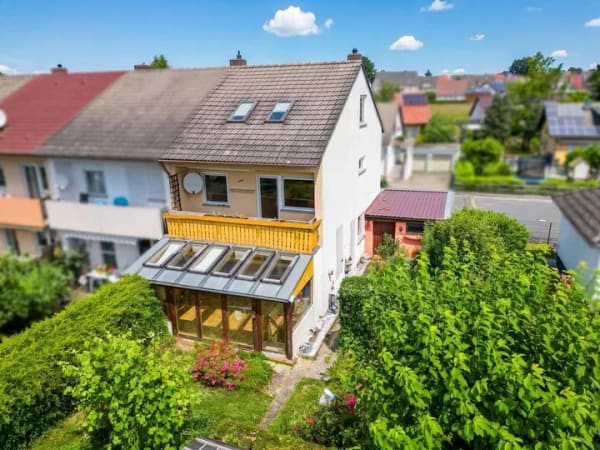Immobilie in Giebelstadt - Familienglück in ruhiger Sackgasse – Reihenendhaus mit Wintergarten - Bild 2