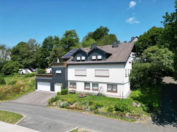 Immobilie in Erndtebrück - Großes Ein-bis Zweifamilienhaus in Erndtebrück-Birkelbach - Bild 0