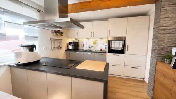 Immobilie in Straßkirchen - Wohnen wie im eigenen Haus – moderne Maisonette mit Garten, Balkon & viel Privatsphäre - Bild 4