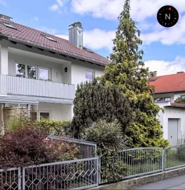 Immobilie in Moosburg - Doppelhaushälfte - Zweifamilienhaus mit großem Garten, Terrasse und Balkon - Bild 0