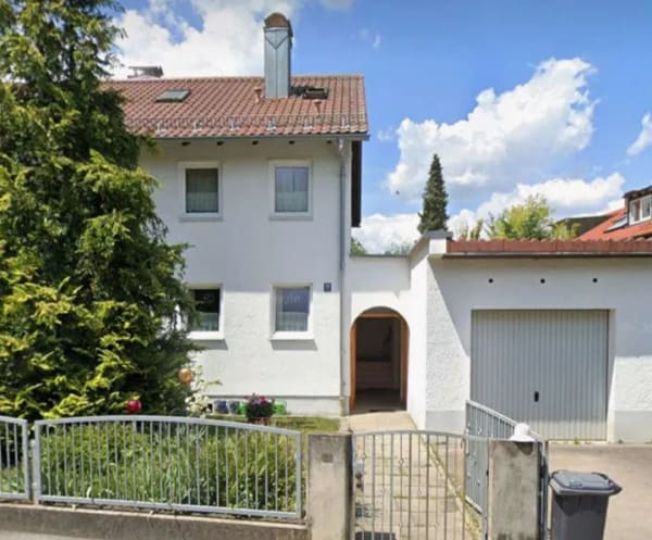 Immobilie in Moosburg - Doppelhaushälfte - Zweifamilienhaus mit großem Garten, Terrasse und Balkon - Bild 1
