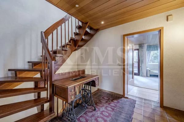 Immobilie in Remshalden - Einzugsbereit: Reihenendhaus für die ganze Familie mit 7 Zimmern, EBK, Terrasse, Balkon und Garage - Bild 4