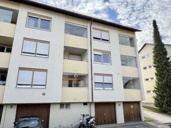 Immobilie in Holzkirchen - Schön geschnittene 2-Zimmer-Wohnung mit Gestaltungspotenzial! - Bild 2