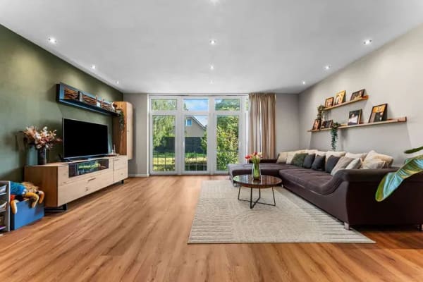Immobilie in Beverstedt - Ein Haus für Generationen – Raumwunder in Beverstedt mit Einliegerwohnung und Vollkeller - Bild 2