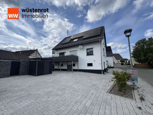 Immobilie in Leibertingen - Zwei Wohnungen – unzählige Möglichkeiten! Hochwertig saniertes Zweifamilienhaus mit Photovoltaik - Bild 1