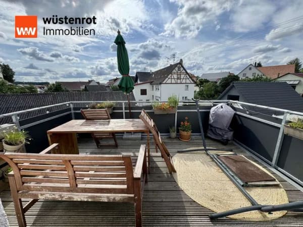 Immobilie in Leibertingen - Zwei Wohnungen – unzählige Möglichkeiten! Hochwertig saniertes Zweifamilienhaus mit Photovoltaik - Bild 2