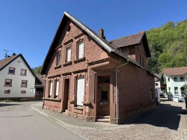 Immobilie in Bruchweiler-Bärenbach - Großes Zwei- bis Dreifamilienwohnhaus mit zweitem Sandsteingebäude und Gartengrundstück am Bach - Bild 3