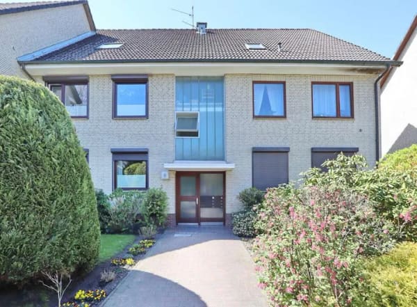 Immobilie in Hasloh - Gepflegte & Vermietete 2,5-Zimmer-Eigentumswohnung mit Balkon & zwei Stellplätzen in Hasloh - Bild 1