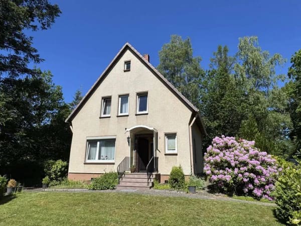 Immobilie in Suderburg - Am Ende der Straße -ein charmantes 60er-Jahre-Haus in Suderburg! - Bild 0
