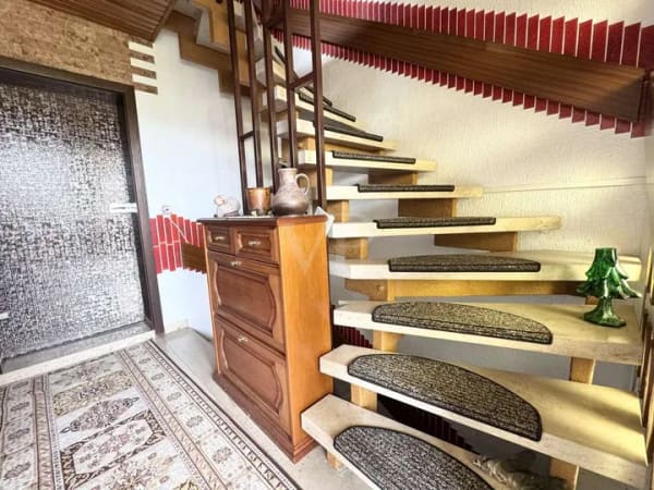 Immobilie in Springe - Ein Zuhause mit Perspektive – großzügiges Zweifamilienhaus für individuelle Wohnkonzepte ! - Bild 3