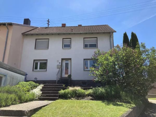 Immobilie in Queidersbach - Direkt bezugsfertiges Haus mit großem Garten  - Bild 0