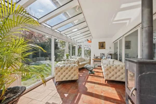 Immobilie in Übersee - Mehr als ein Haus: 341 m² Wohnfläche, Traumgarten und enormes Gestaltungspotenzial - Bild 4