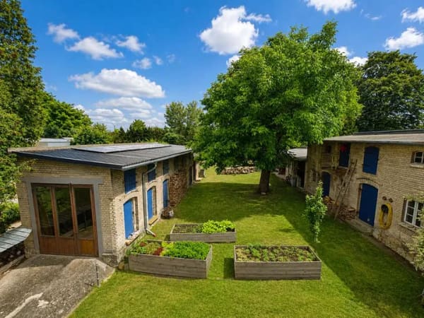 Immobilie in Mühlenbecker Land - Historisches Landhaus – bezugsfreie Etagenlösung & DG-Wohnung mit Hauscharakter | 500 m bis Berlin - Bild 1