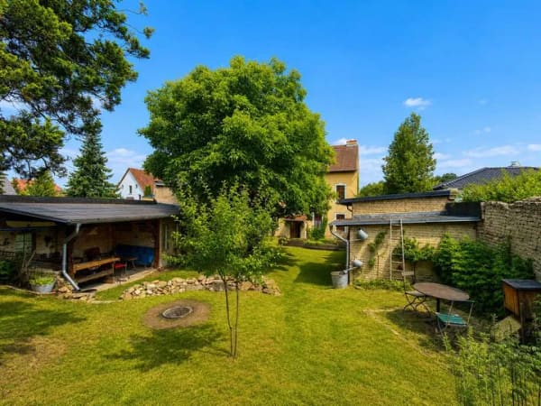 Immobilie in Mühlenbecker Land - Historisches Landhaus – bezugsfreie Etagenlösung & DG-Wohnung mit Hauscharakter | 500 m bis Berlin - Bild 3